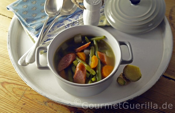 Bush bean soup with ginger and a hint of chili