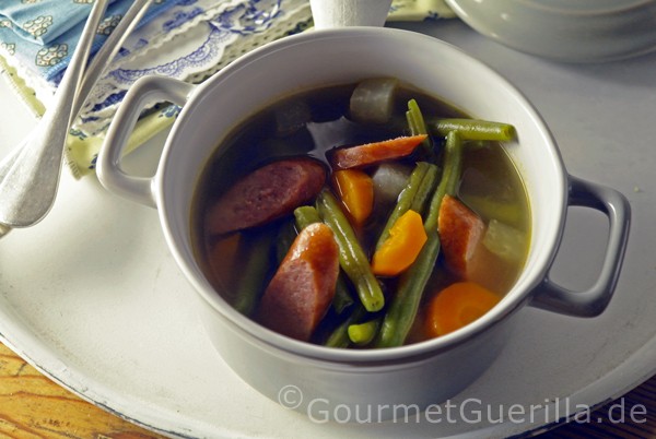 Bush bean soup with ginger and a hint of chili